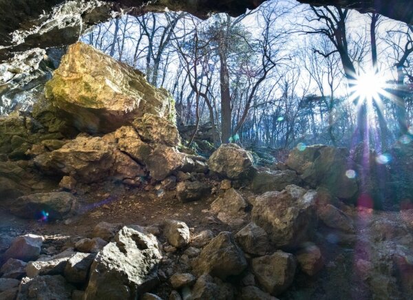 the cave steinerner stadel near wöllersdorf, lower austria, with sunstar