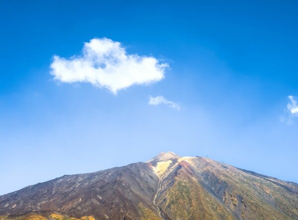 Pico del teide with a little cloud above it