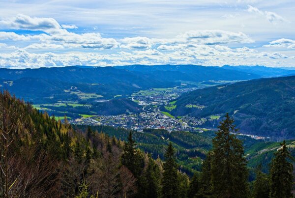 view of the styrian city mürzzuschlag from the grosse scheibe