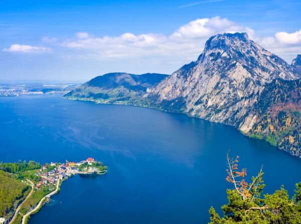 view of the traunsee with the traunstein, from the kleiner sonnstein, upper austria