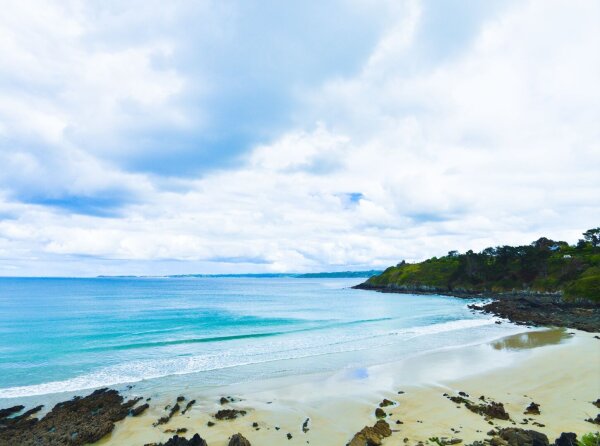 Beach on the presqu'ile de kercoz, bretagne